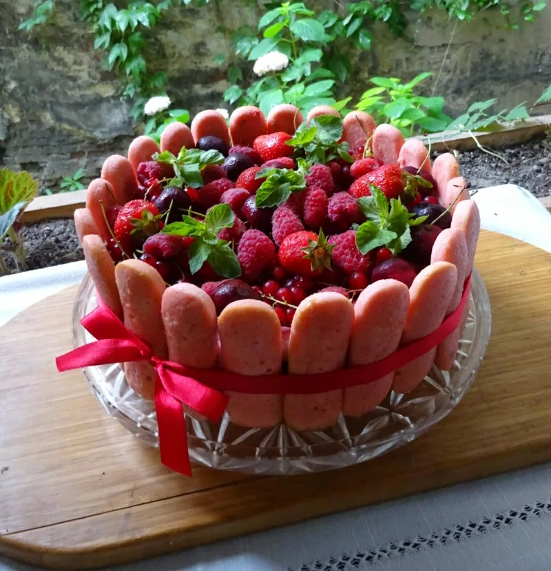 Charlotte aux fruits rouges, recette de Cuisine pratique d'Olga Franko